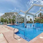 Spacious In Benalbeach Lejlighed
