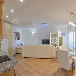 Spacious In Benalbeach Lejlighed *