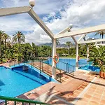 Spacious In Benalbeach Lejlighed *