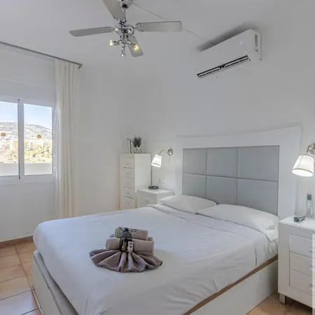 Spacious In Benalbeach Benalmádena