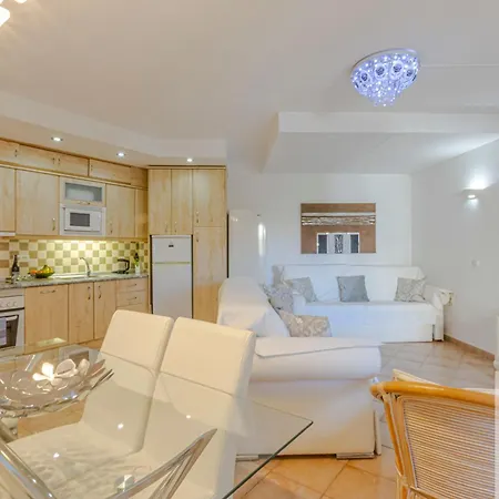 Lejlighed Spacious In Benalbeach