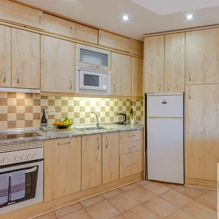 Lejlighed Spacious In Benalbeach