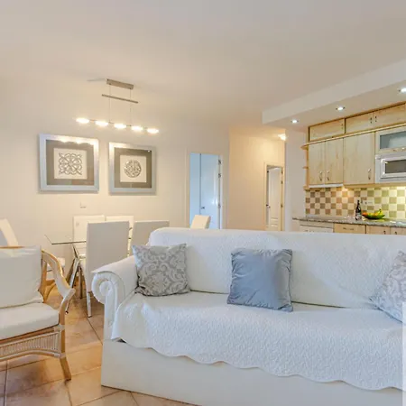 Spacious In Benalbeach Lejlighed Benalmádena