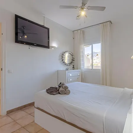 Spacious In Benalbeach