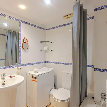 Апартаменты Spacious In Benalbeach *