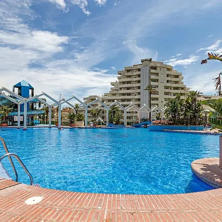 Spacious In Benalbeach Апартаменты *