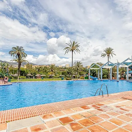 Апартаменты Spacious In Benalbeach *