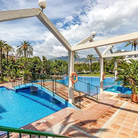 Spacious In Benalbeach Апартаменты *