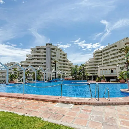 Spacious In Benalbeach