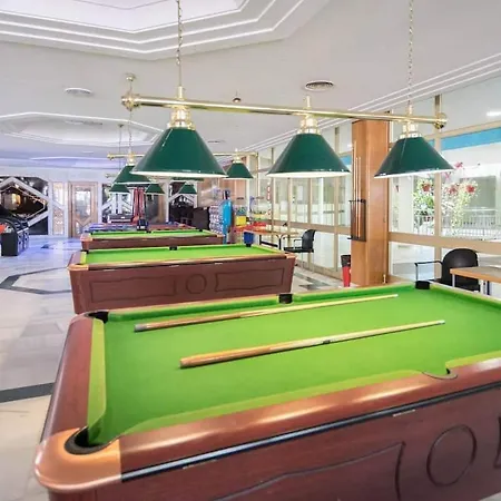 Апартаменты Spacious In Benalbeach