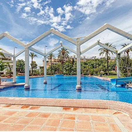 Spacious In Benalbeach Апартаменты *