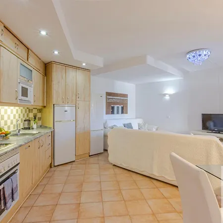 Spacious In Benalbeach 公寓 贝纳尔马德纳