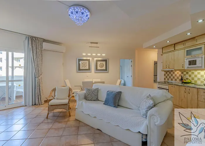 Spacious In Benalbeach *